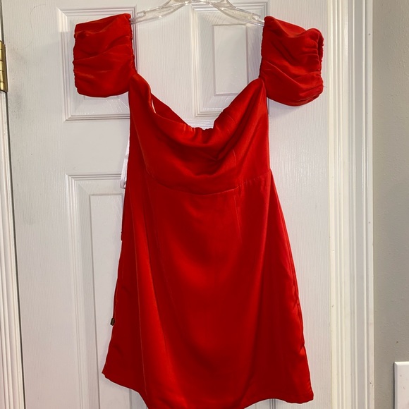 Clarissa Off The Shoulder Dress in Red - Picture 4 of 5